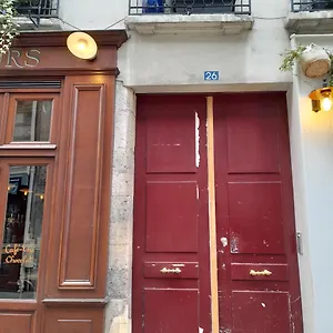 Cosy 2 Pièces Typiquement Parisien à Notre-dame Paris